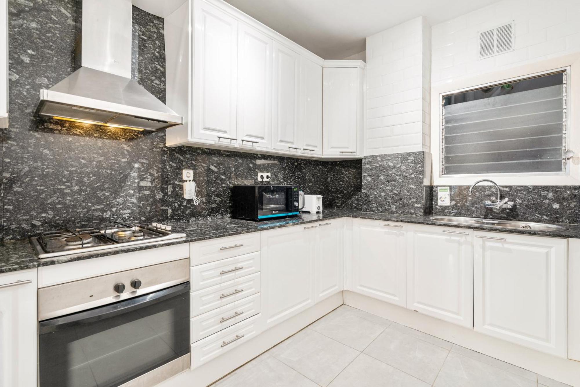 Fridays Flats Spacious 4Br Family Retreat Barselona Dış mekan fotoğraf